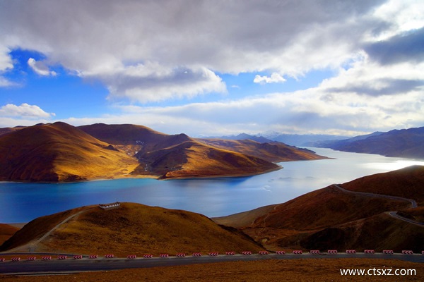 拉薩當(dāng)?shù)貓?bào)團(tuán)